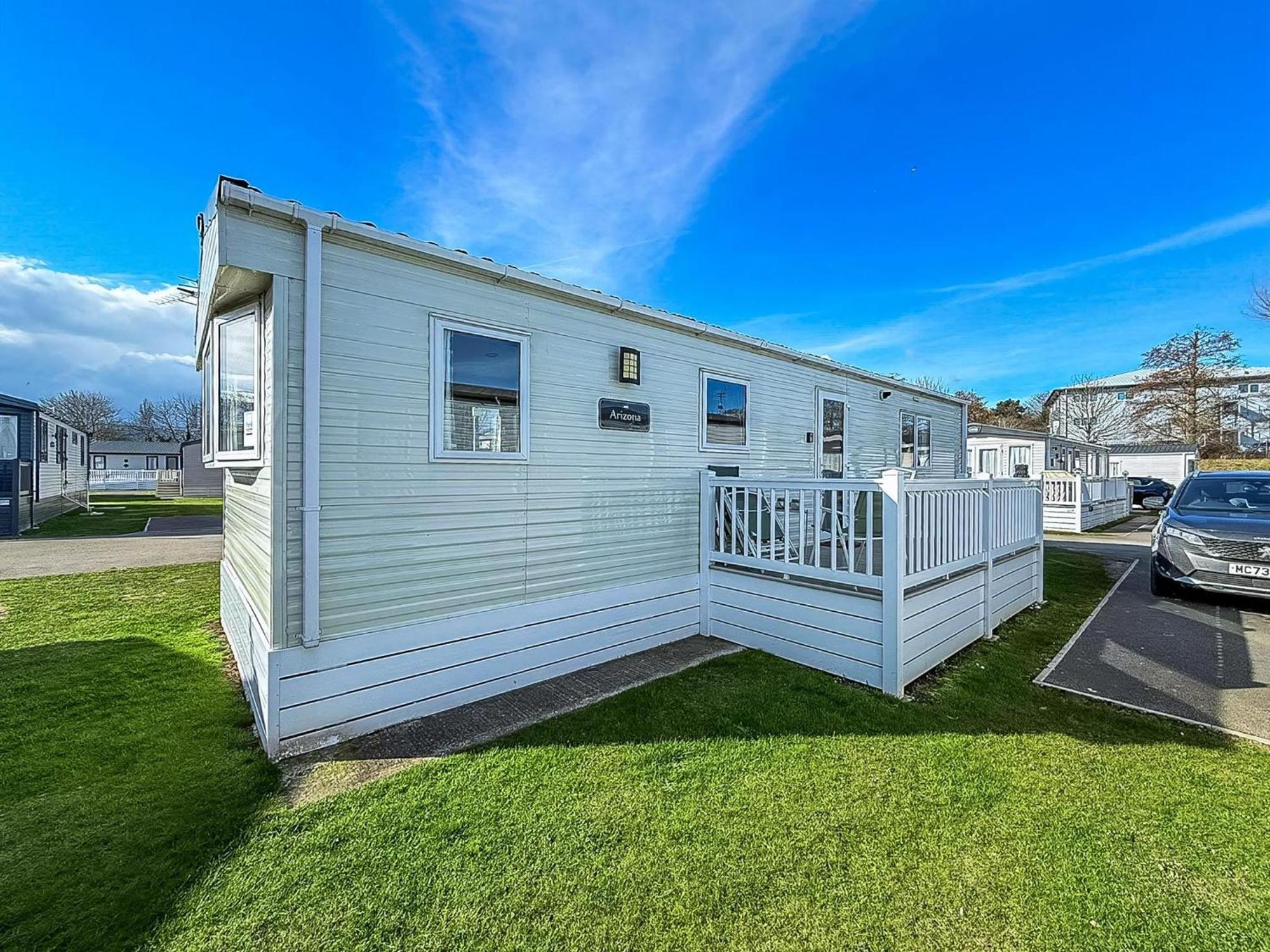 6 Berth Caravan With Decking At Ref 55038ow Campsite